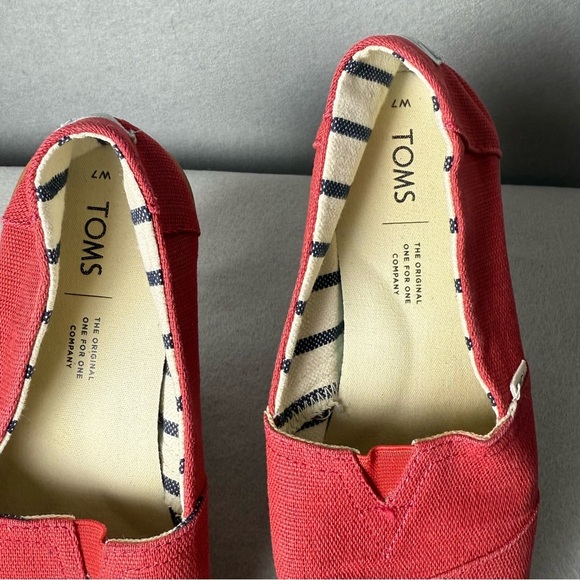 Tom’s Women’s Classic Red Wrap Style Slip In Comfort Flats Brown Sole size W7 - Picture 4 of 10
